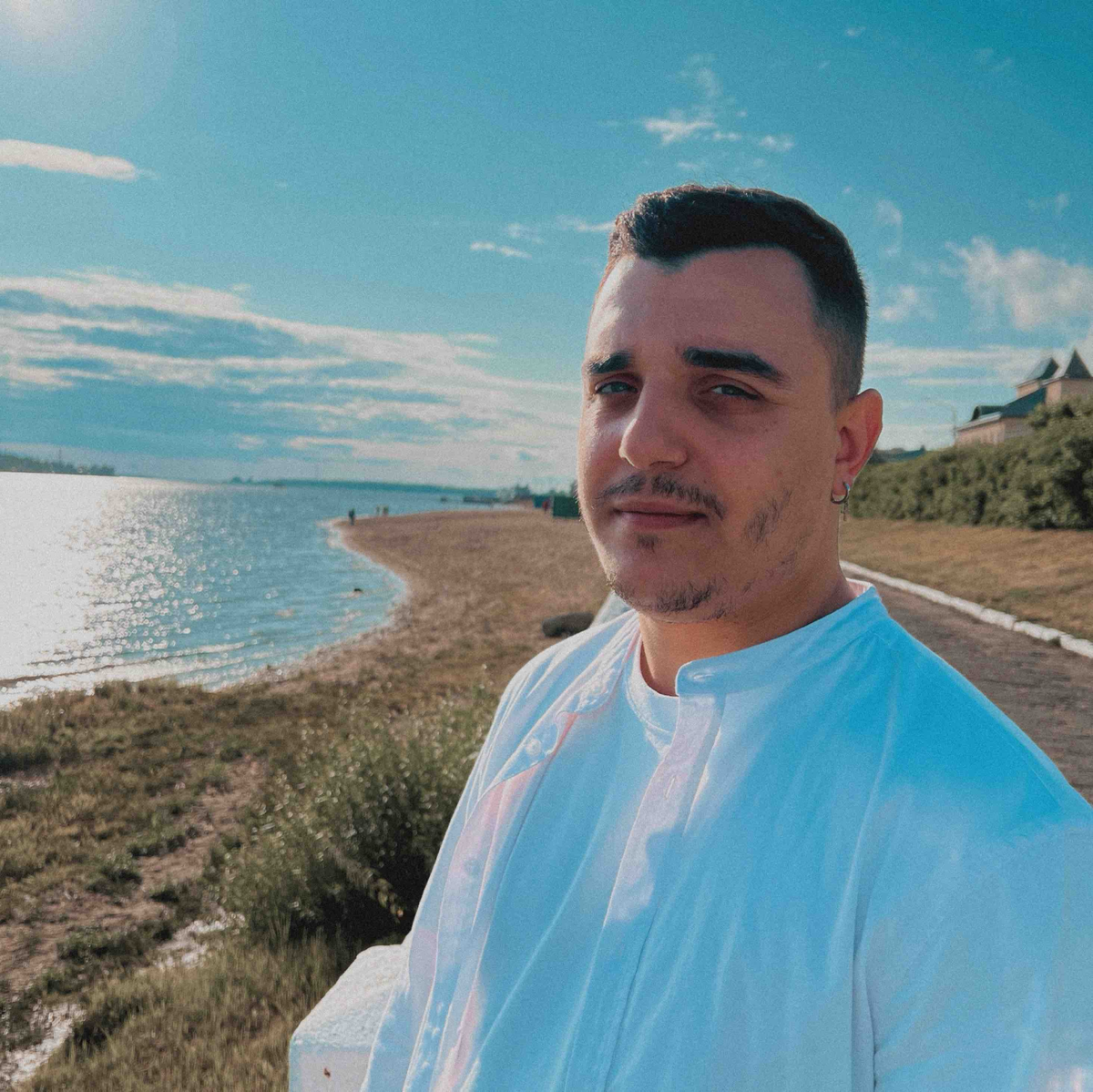 Artem Melkonian | Сетка — социальная сеть от hh.ru