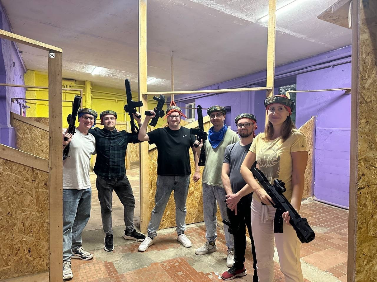 День программиста в парке развлечений 🎮
На прошлой неделе мы отмечали наш праздник – День программиста! Чтобы отпраздновать эту особенную дату, наша команда решила отправиться в парк развлечений "Точн... | Сетка — социальная сеть от hh.ru