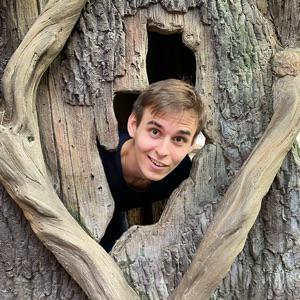 Антон Любезнов