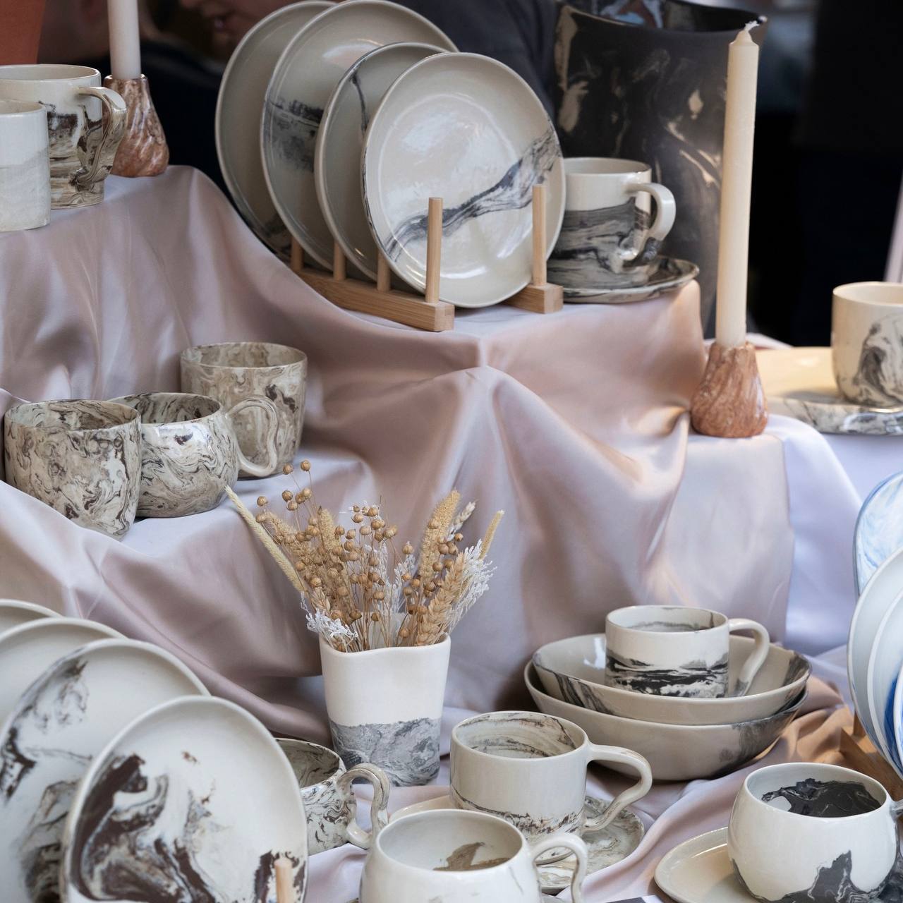 🏺Фестиваль современной керамики ручной работы Ceramania21-22 сентября с 12:00 до 20:00
Гости фестиваля познакомятся с изделиями мастеров, чьи сердца покорили керамика, дерево, стекло и текстиль, объед... | Сетка — социальная сеть от hh.ru