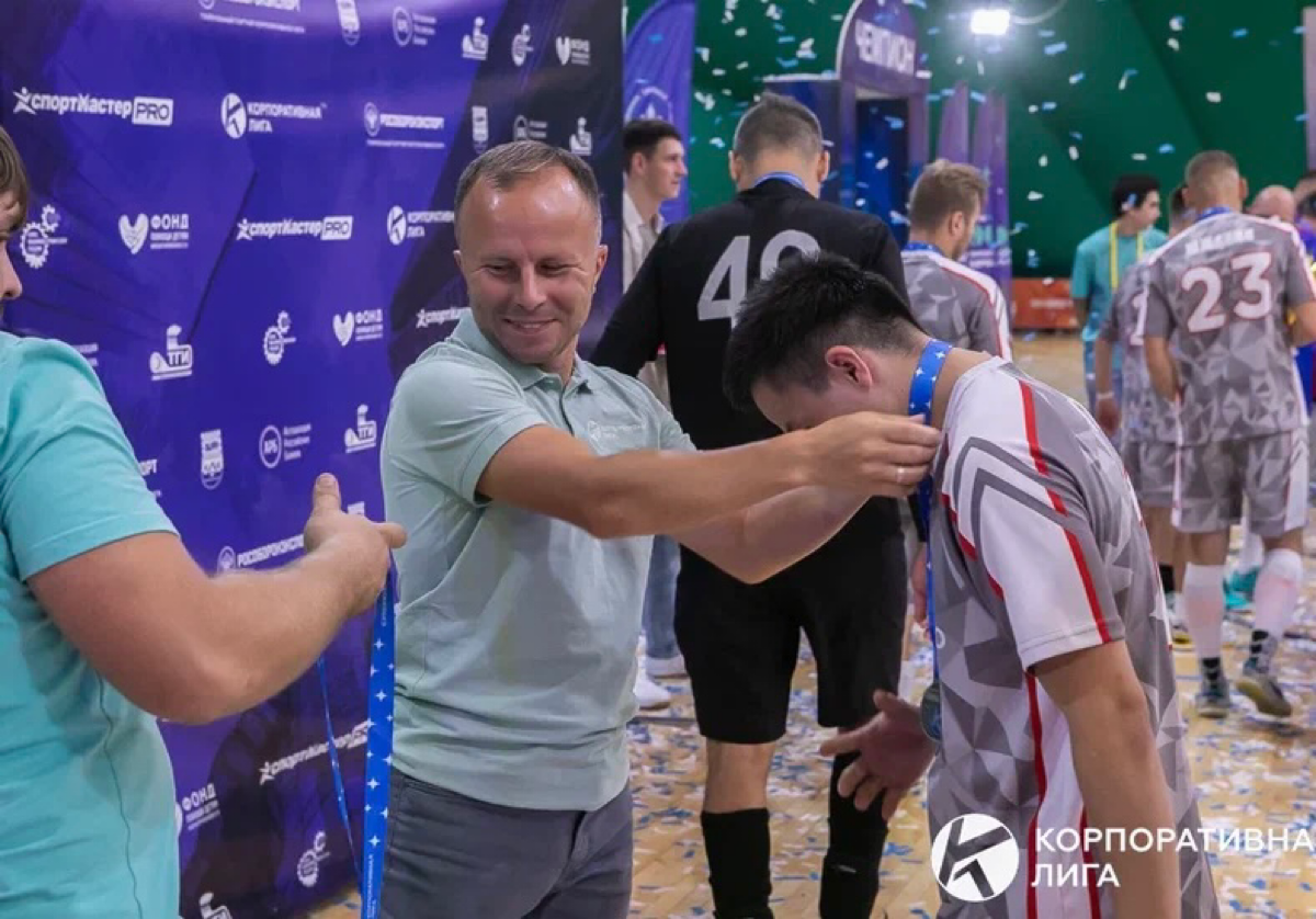 Друзья, коллеги и единомышленники ❤️ с началом сезона-спортивного сезона! Впереди много матчей, турниров и классных игр! В субботу открыли сезон - команды молодцы❤️ поддержка команд - топ🔥 | Сетка — социальная сеть от hh.ru