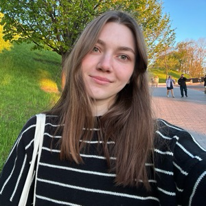 Алёна Смелова