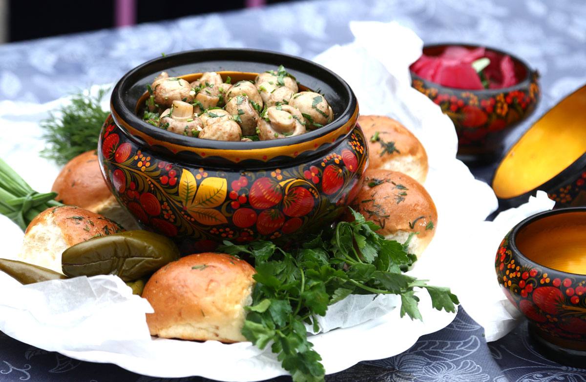 🥘 Международный фестиваль «Русская кухня 2024» пройдет в Измайловском КремлеС 21 по 29 сентября
С 13:00 до 18:30
Гости фестиваля смогут наблюдать, как на их глазах рождаются шедевры, а также примут уч... | Сетка — социальная сеть от hh.ru