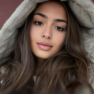 Алена Попова | Сетка — социальная сеть от hh.ru