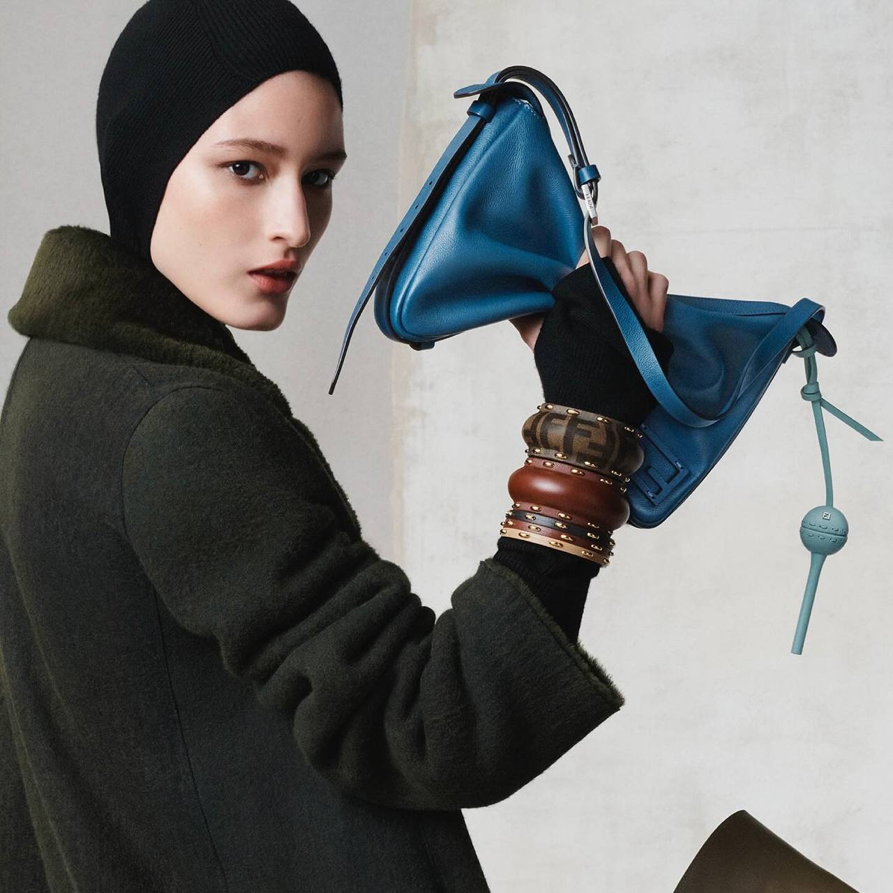 В рубрику «Вещь недели» отправляем чехол для чупа-чупса от Fendi, который уже успел завируситься в интернете | Сетка — социальная сеть от hh.ru