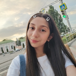 Karoli Бегунц