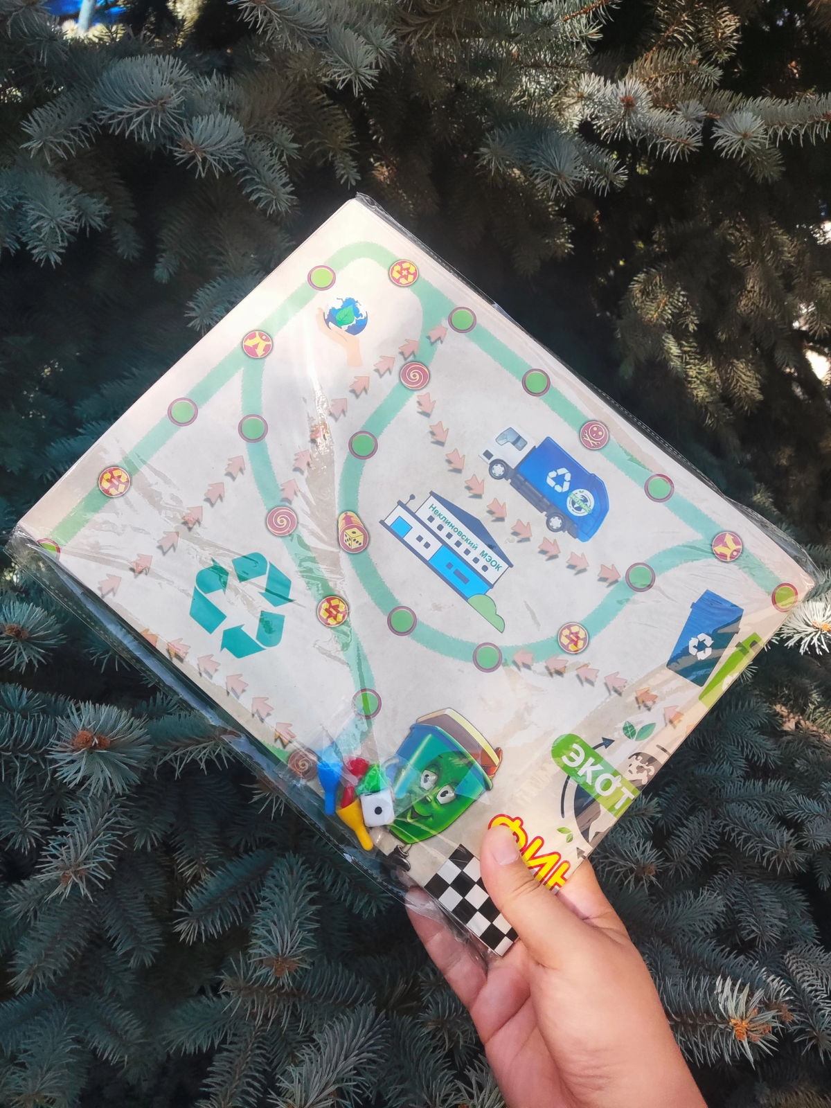 Как сделать хорошо, но не до конца ♻🙃♻
🖼 Совсем не давно проходил конкурс экологических рисунков «Сохраним планету вместе» от регионального оператора «Экотранс» | Сетка — социальная сеть от hh.ru