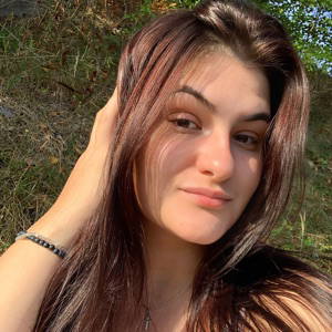 Юли Александровна | Сетка — социальная сеть от hh.ru