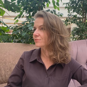 Юлия Леонова