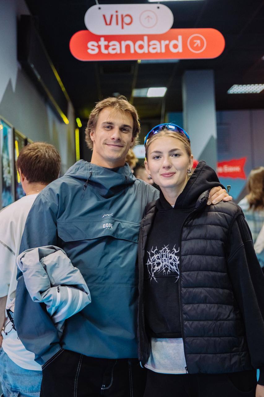 Первый день New Star Weekend — done! ✨
Снимайте лучшие моменты фестиваля, монтируйте и заливайте в формате Reels с заявкой на соавторство с @newstarweekend | Сетка — социальная сеть от hh.ru