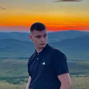 Дмитрий Макаренко