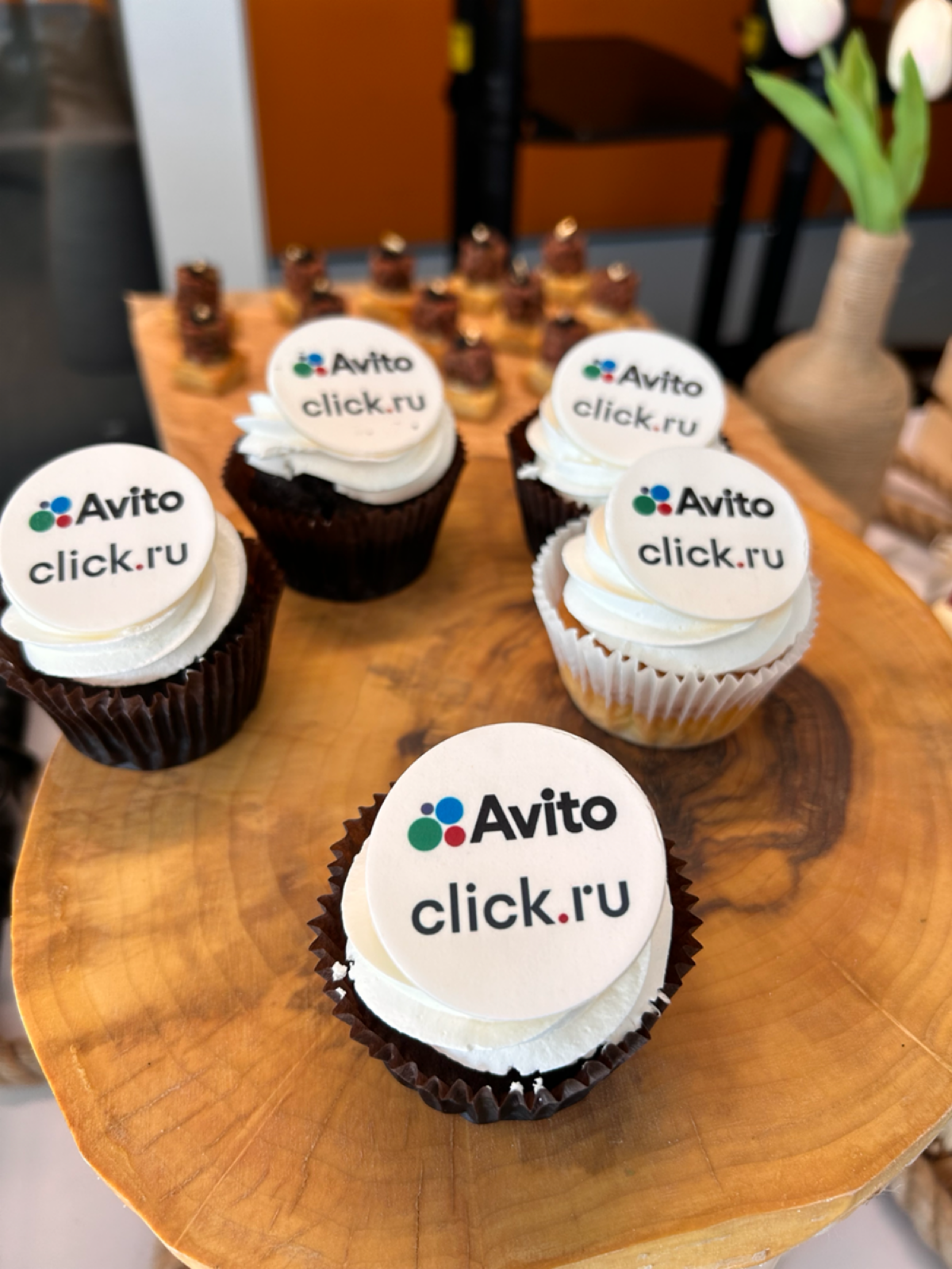 Офис Авито очень уютный, креативный и такой атмосферный)
Настоящий «сотрудникоориентированный» офис🤓 О, новое слово придумала что ли?))
И в таком красивом месте прошел Бизнес-завтрак с нашими коллегам... | Сетка — социальная сеть от hh.ru