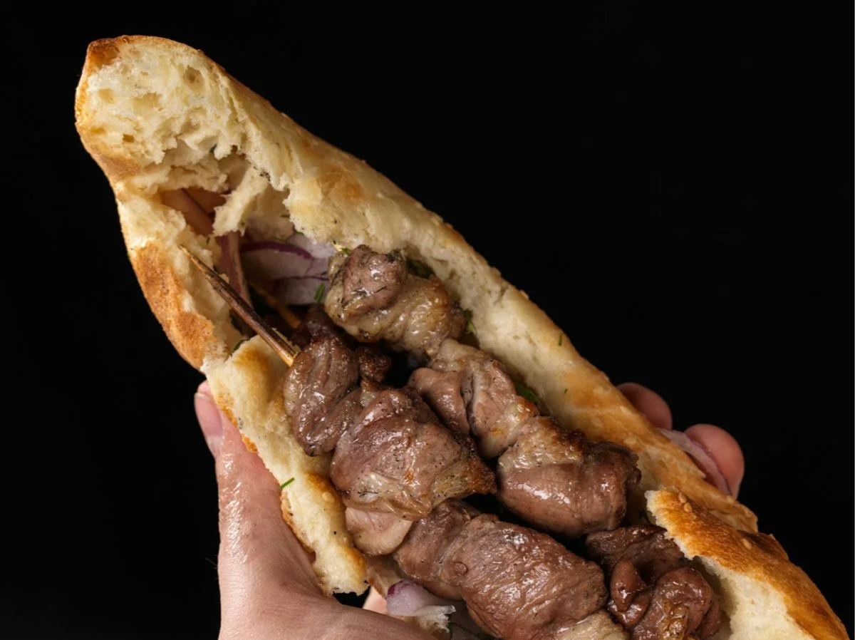 В древние времена, арабы на свадьбе раздавали мясо, завёрнутые в лепёшки | Сетка — социальная сеть от hh.ru