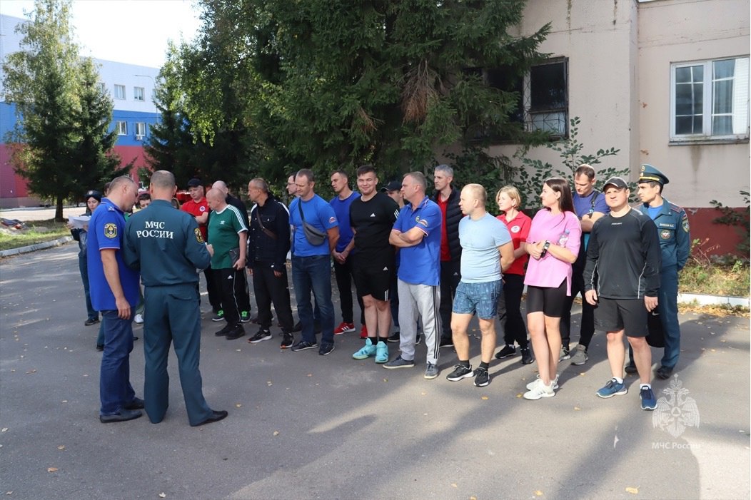 Сдача нормативов по физической подготовке прошла в ФГБУ ВНИИПО МЧС России | Сетка — социальная сеть от hh.ru