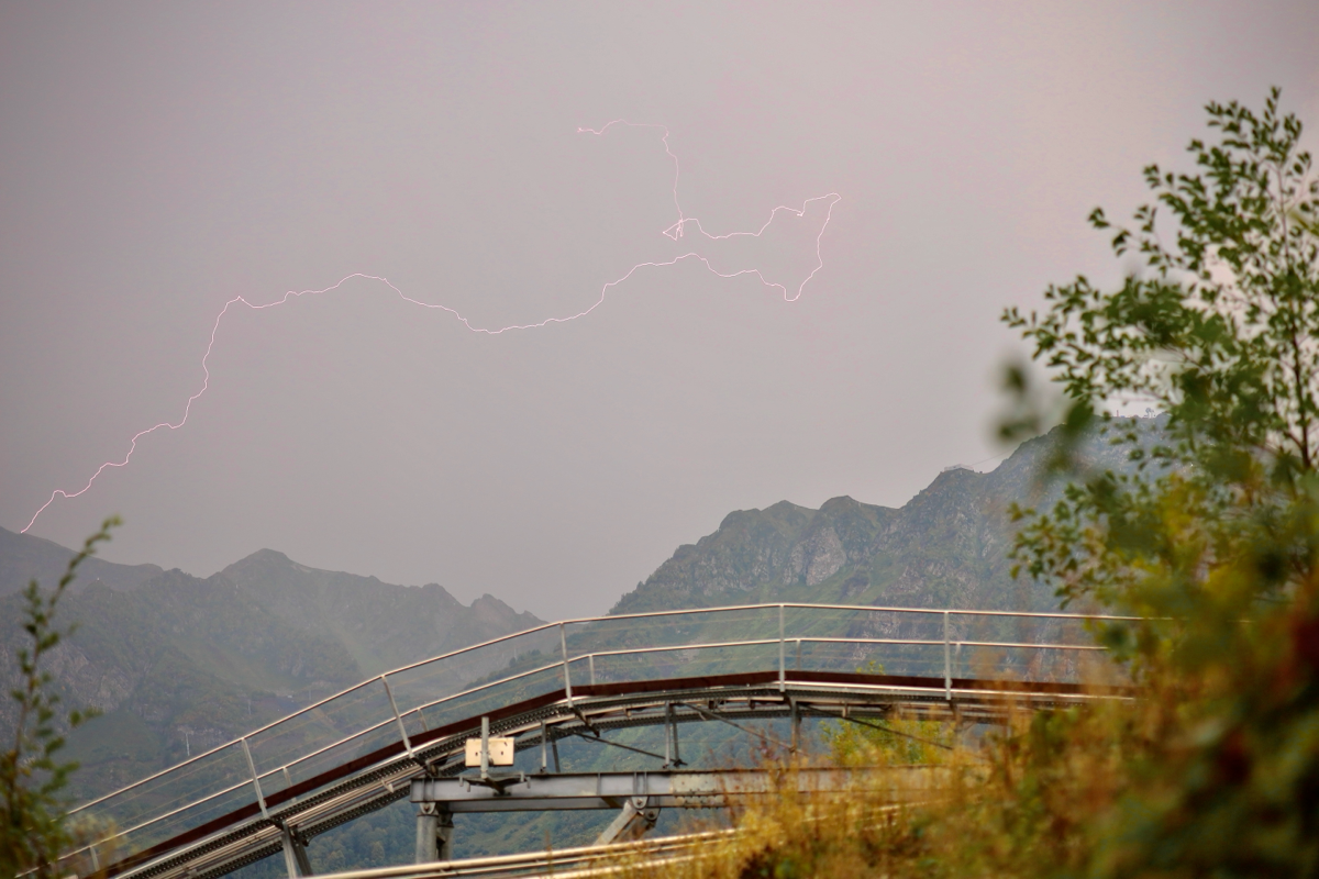 Сочинение на тему: «За что я люблю свою работу».
Однажды летом, бросив все, променяв горы Урала на Кавказ и перебравшись в Поляну, для меня открылся новый удивительный мир | Сетка — социальная сеть от hh.ru