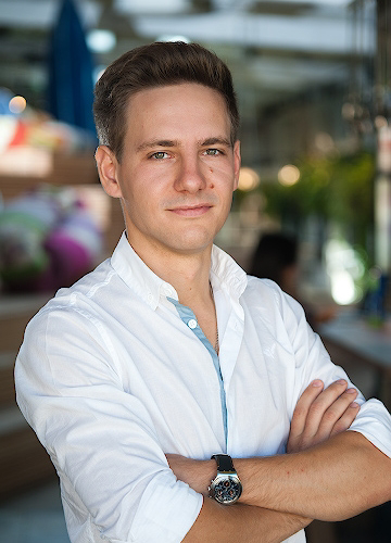 Олег Позняков