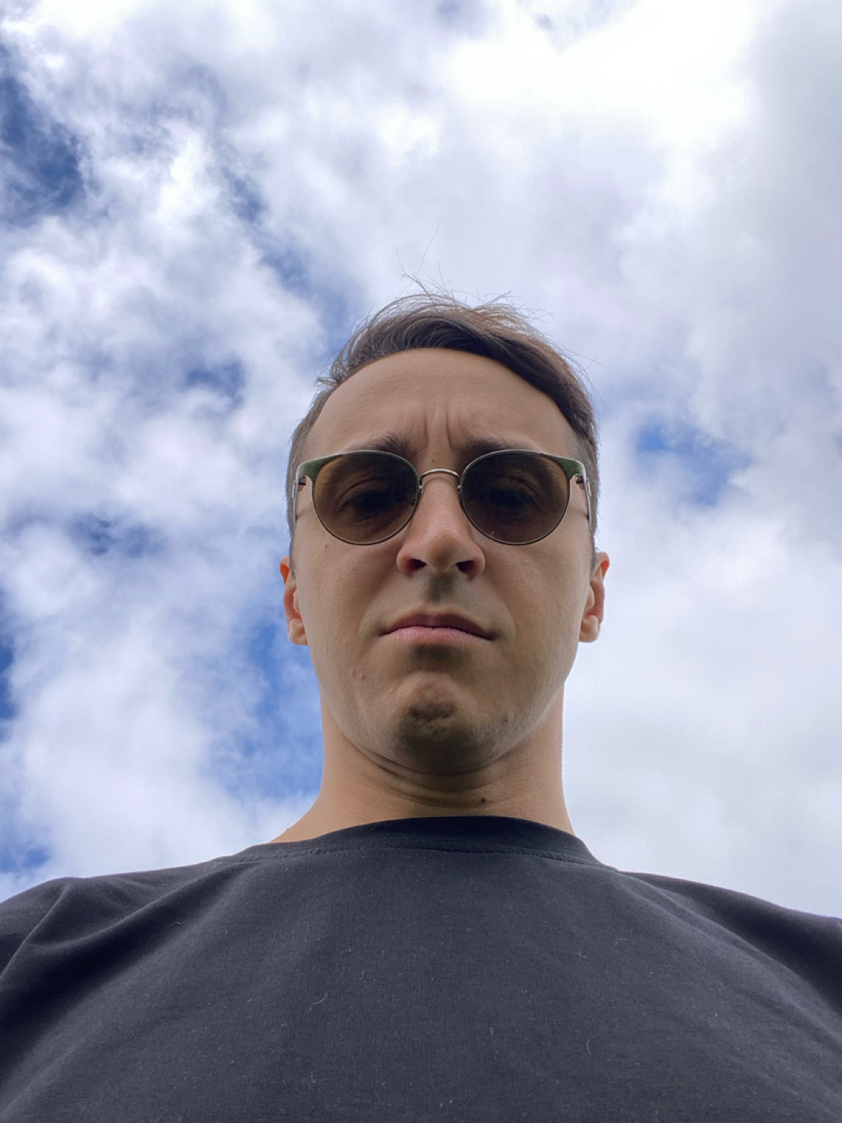 Я люблю свою работу за то что я могу приносить пользу людям и быть не привязанным к офису
Согласны что работать на удаленке это круто?
#нетворкингвгорах | Сетка — социальная сеть от hh.ru
