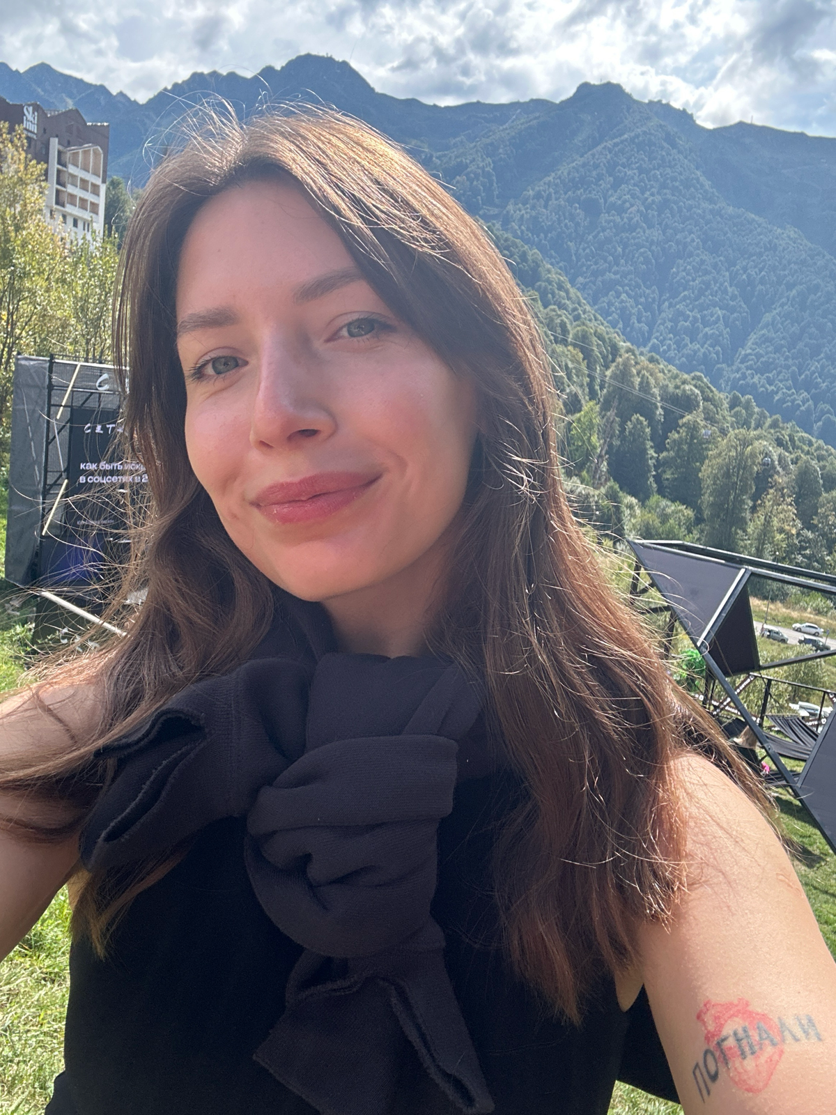 Я преподаватель, и я люблю свою работу за возможность находиться в Сочи на любимом фестивале
Лето продлевается на 4 дня и на тонну положительных эмоций
#нетворкингвгорах | Сетка — социальная сеть от hh.ru