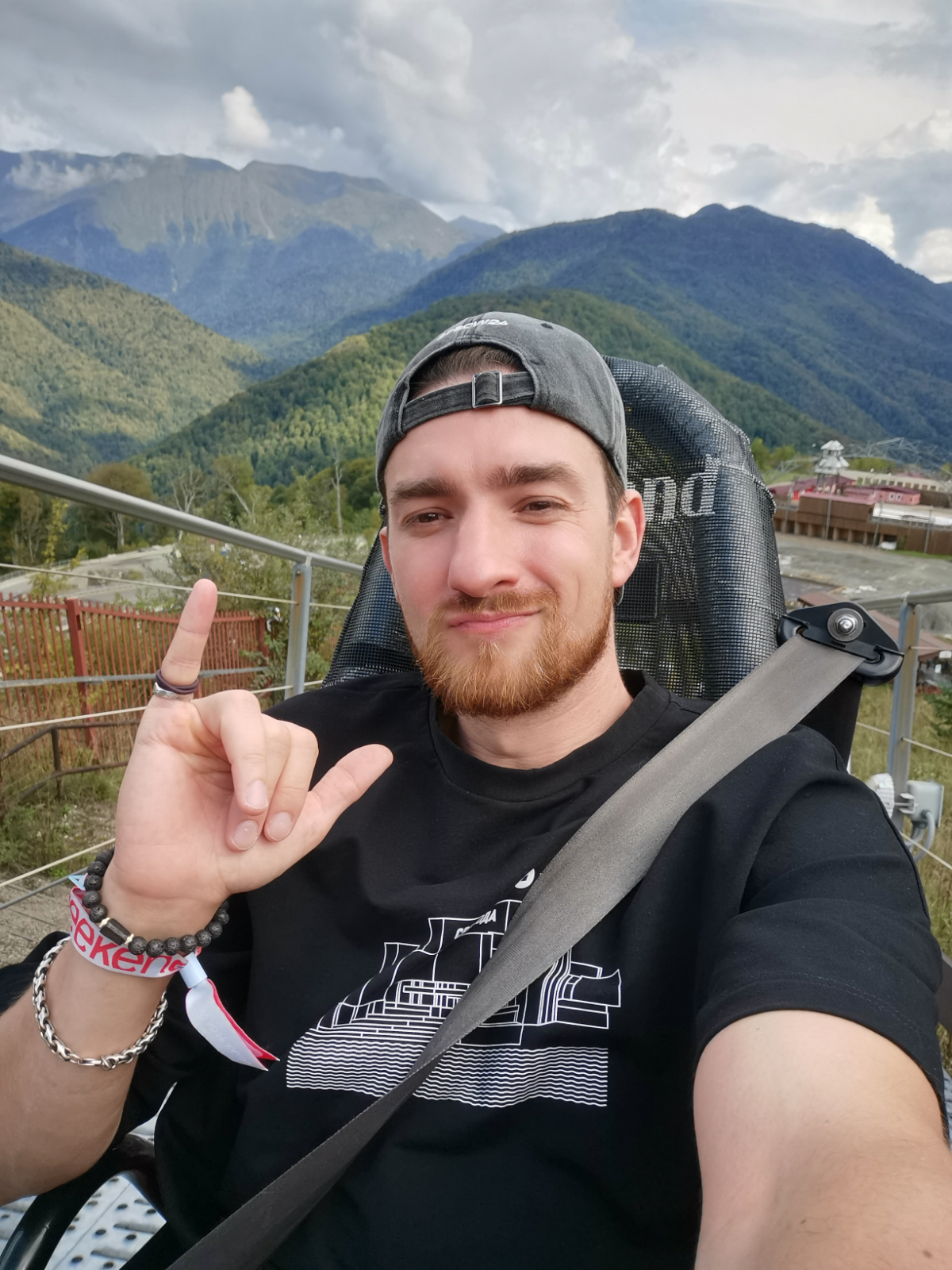 #нетворкингвгорах
Я люблю свою работу за то что делаю классный контент для предпринимателей и дарю им отличные эмоции. | Сетка — социальная сеть от hh.ru