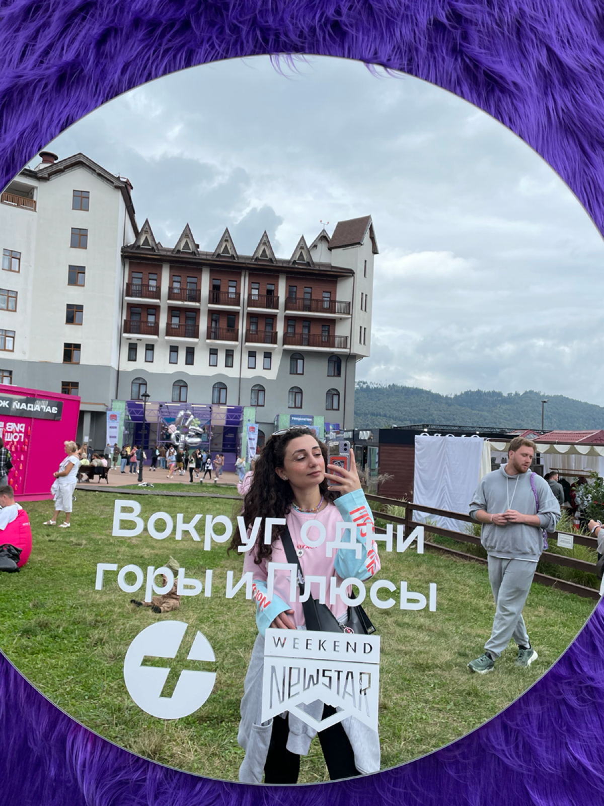 Я врач- педиатр. Люблю свою работу за позитивные эмоции от детей и возможность им помочь.
Также благодаря моей профессии я познакомилась с кучей прекрасных людей и специалистов в своем деле | Сетка — социальная сеть от hh.ru