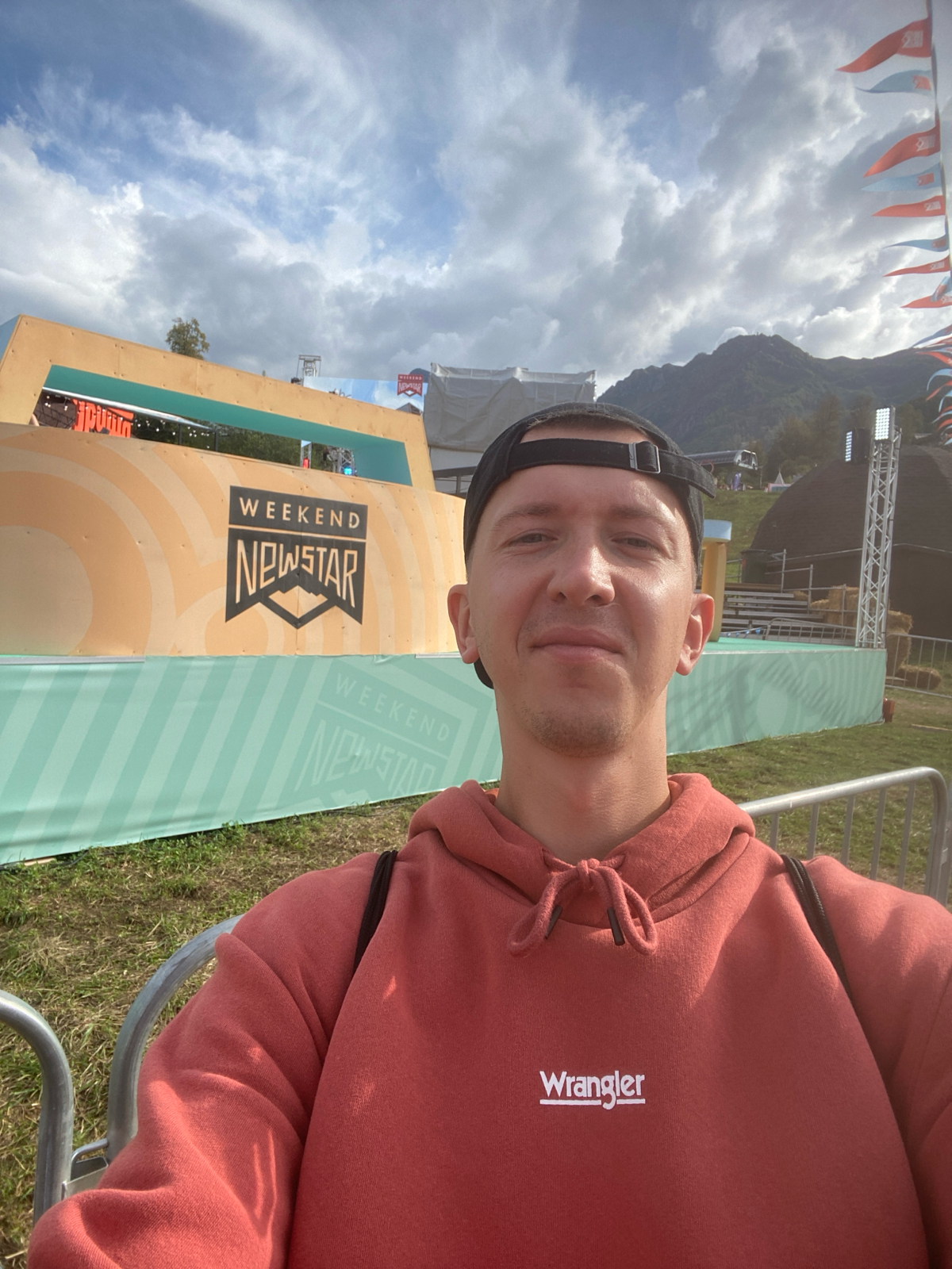 Работаю инженером пто , и нравится то что можно применять знания от работы в подработке и разных вопросах по строительству
Люблю работать мозгами и моя работа дает мне эту возможность   #нетворкинвгор... | Сетка — социальная сеть от hh.ru