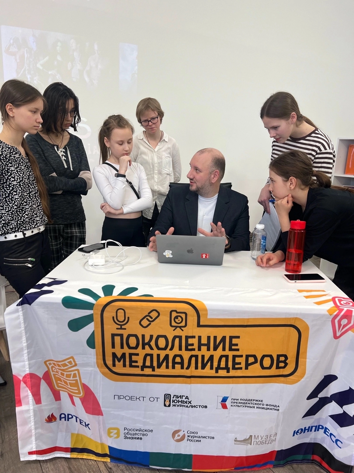 Ты не ты без команды «Пилот медиа!» | Сетка — социальная сеть от hh.ru