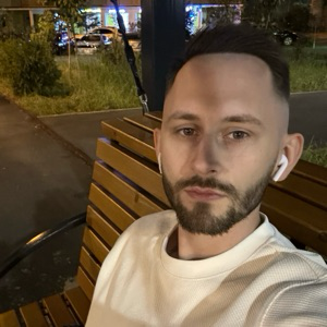Максим Бирюков