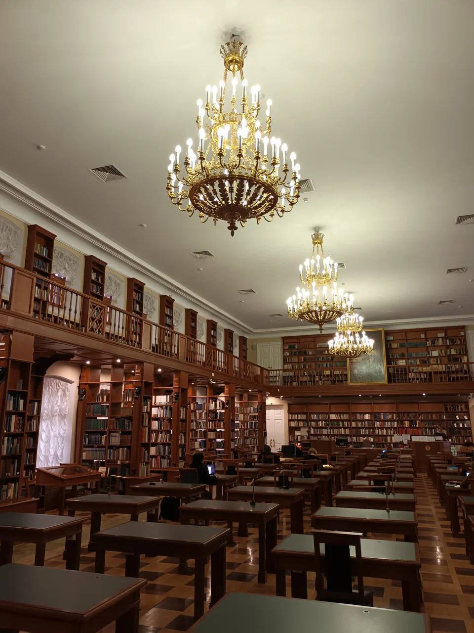 🏛️ Отправляемся бесплатно в Дом Пашкова
Пн, Ср, Пт 12:00-20:00,
Вт, Чт, Сб 10:00-18:00
Знаменитый Дом Пашкова хранит память об интереснейших эпизодах истории России | Сетка — социальная сеть от hh.ru