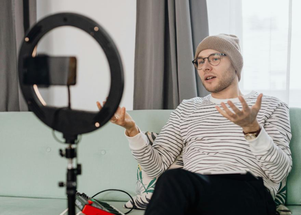 📱 ИИ смещает блогеров? Или новые фишки YouTube | Сетка — социальная сеть от hh.ru