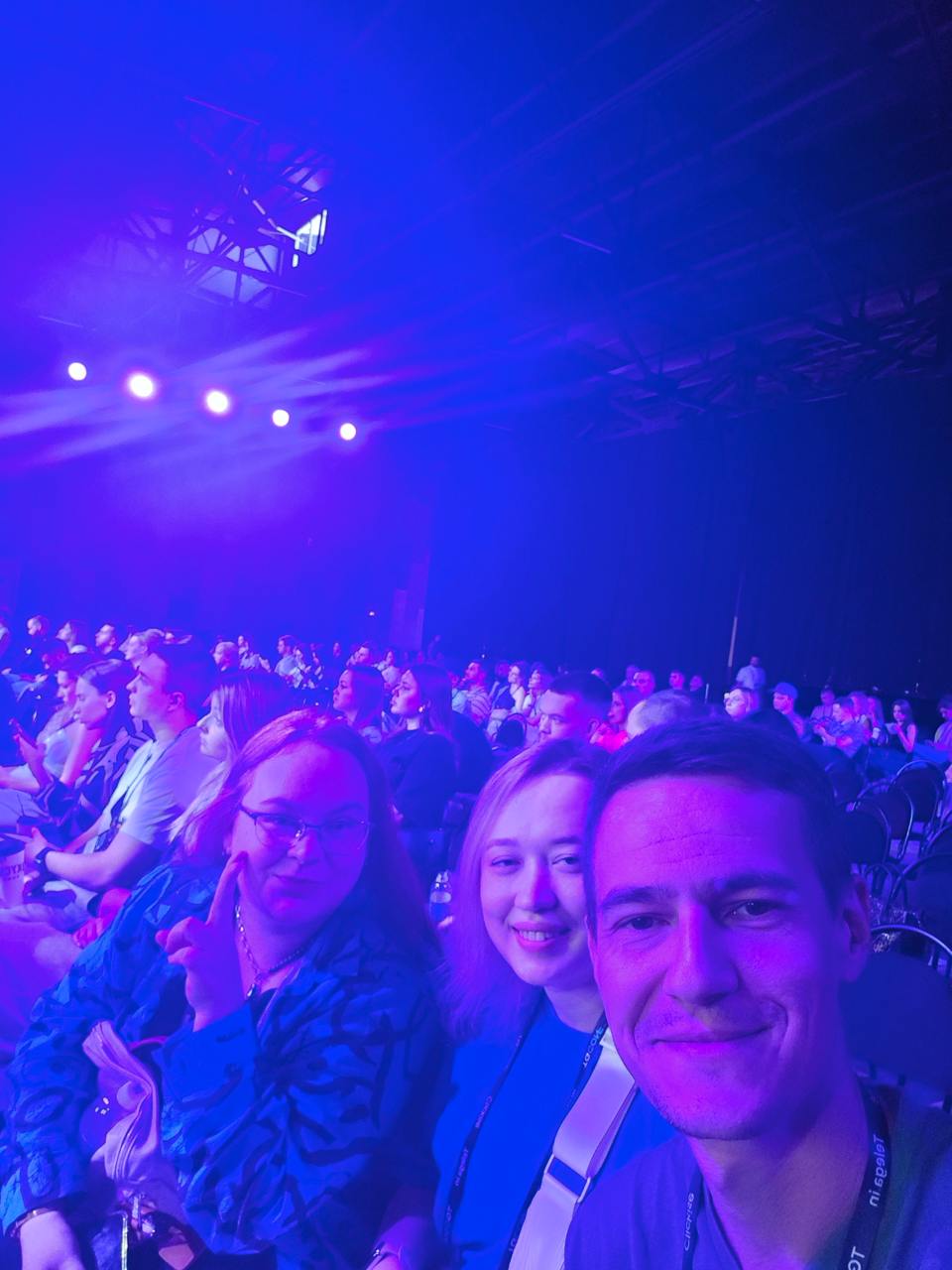 Топ моментов на TGConf


Появился личный контакт человека, который работает в штате Телеграм. Мало секретного можно узнать, потому как NDA | Сетка — социальная сеть от hh.ru
