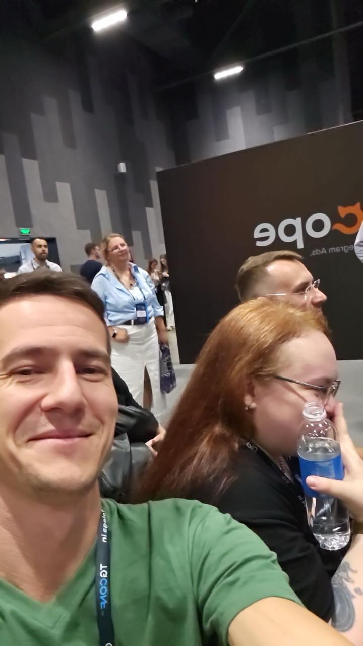 Топ моментов на TGConf


Появился личный контакт человека, который работает в штате Телеграм. Мало секретного можно узнать, потому как NDA | Сетка — социальная сеть от hh.ru
