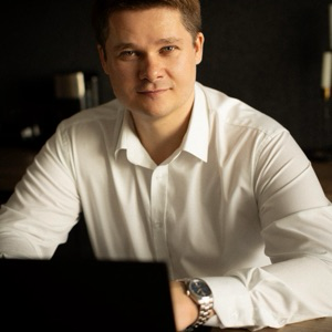 Денис Шляпин