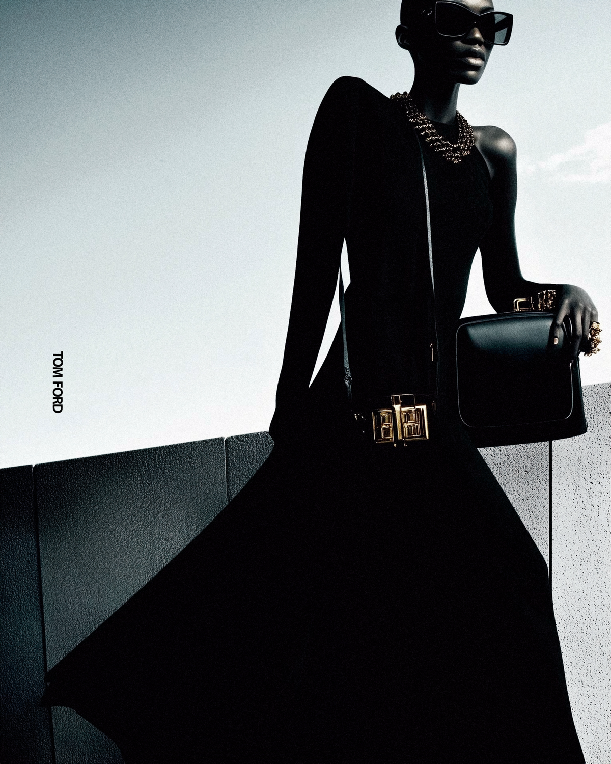 ИИ кампейн вдохновленный TOM FORD
видео версию можно увидеть в моем инстаграм
@why.not.say | Сетка — социальная сеть от hh.ru
