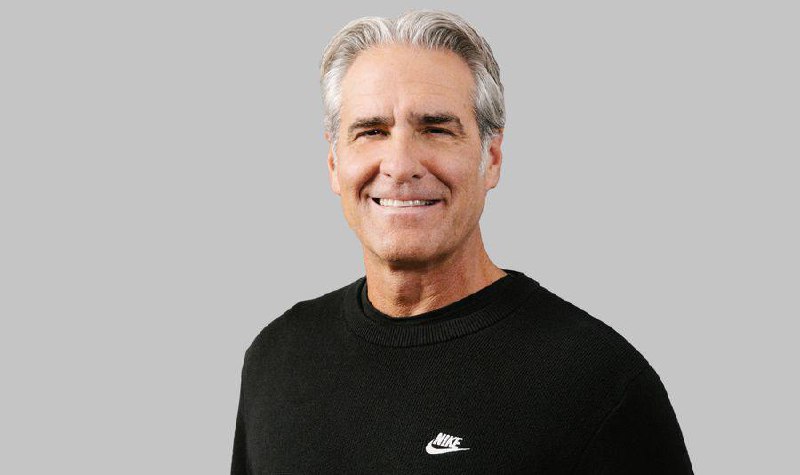 Nike назначил нового генерального директора
Им стал Эллиотт Хилл, ранее занимавший пост президента по вопросам потребителей и рынка. В 2020 году он ушел на пенсию | Сетка — социальная сеть от hh.ru