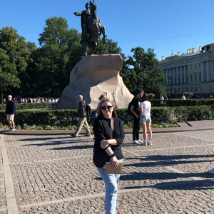 Alyona Kravchenko | Сетка — социальная сеть от hh.ru