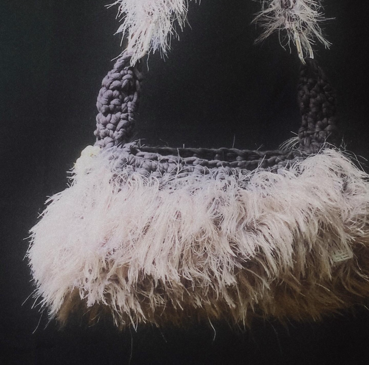Вооооот такие сумочки 🔗🔗🔗🔗
Создано с ❤️ | Сетка — социальная сеть от hh.ru