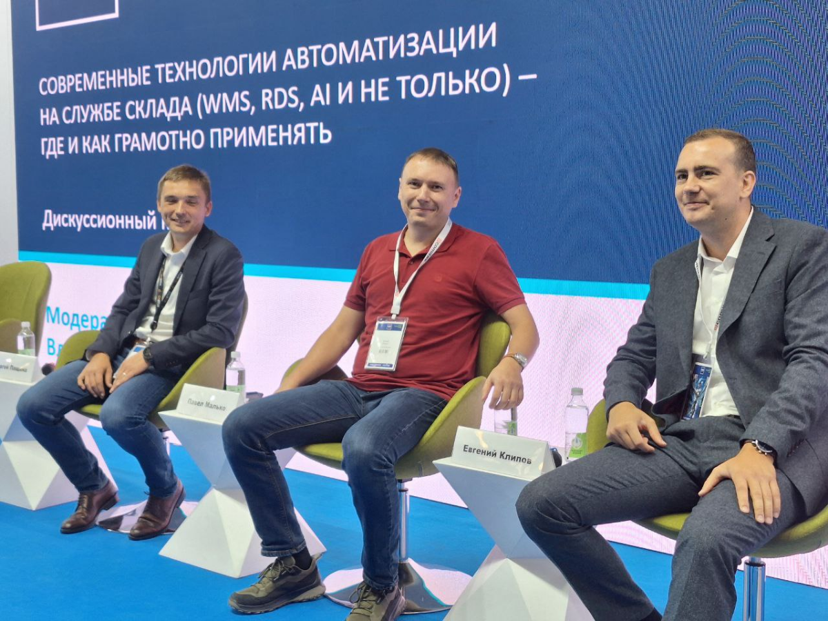 На днях в рамках посещения складской выставки СеМАТ-2024 участвовал в секции дискуссионного стола на тему автоматизации складских процессов | Сетка — социальная сеть от hh.ru