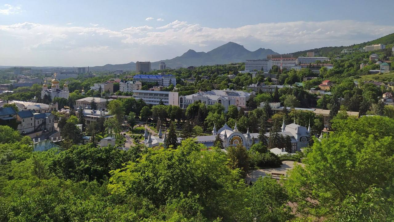 🏨 Гостиницы для проживания во время Форума FTT-2024 🏨
Мы рады предоставить вам список удобных гостиниц, где вы можете забронировать проживание во время Форума туристических территорий FTT-2024 | Сетка — социальная сеть от hh.ru