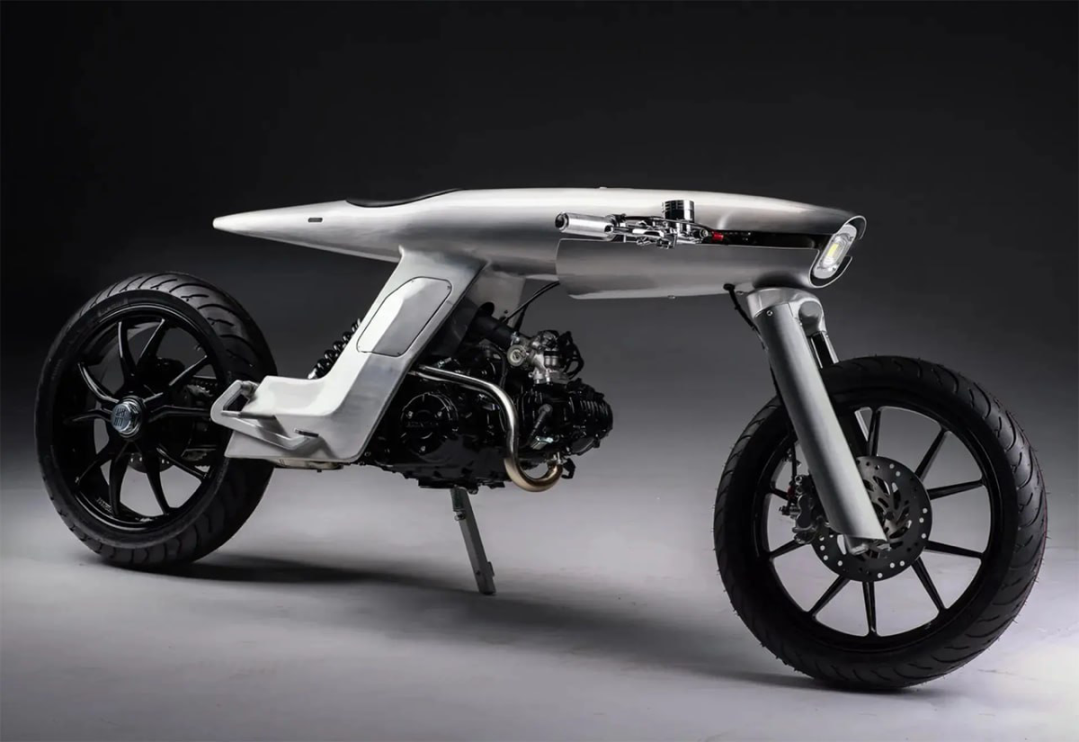 ⚡️EVE Odyssey  — футуристичный алюминиевый мотоцикл компании Bandit9 🏍️
Основные характеристики:
●   Двигатель: 125-кубовый Honda с воздушным охлаждением.
●   Коробка передач: четырёхступенчатая | Сетка — социальная сеть от hh.ru