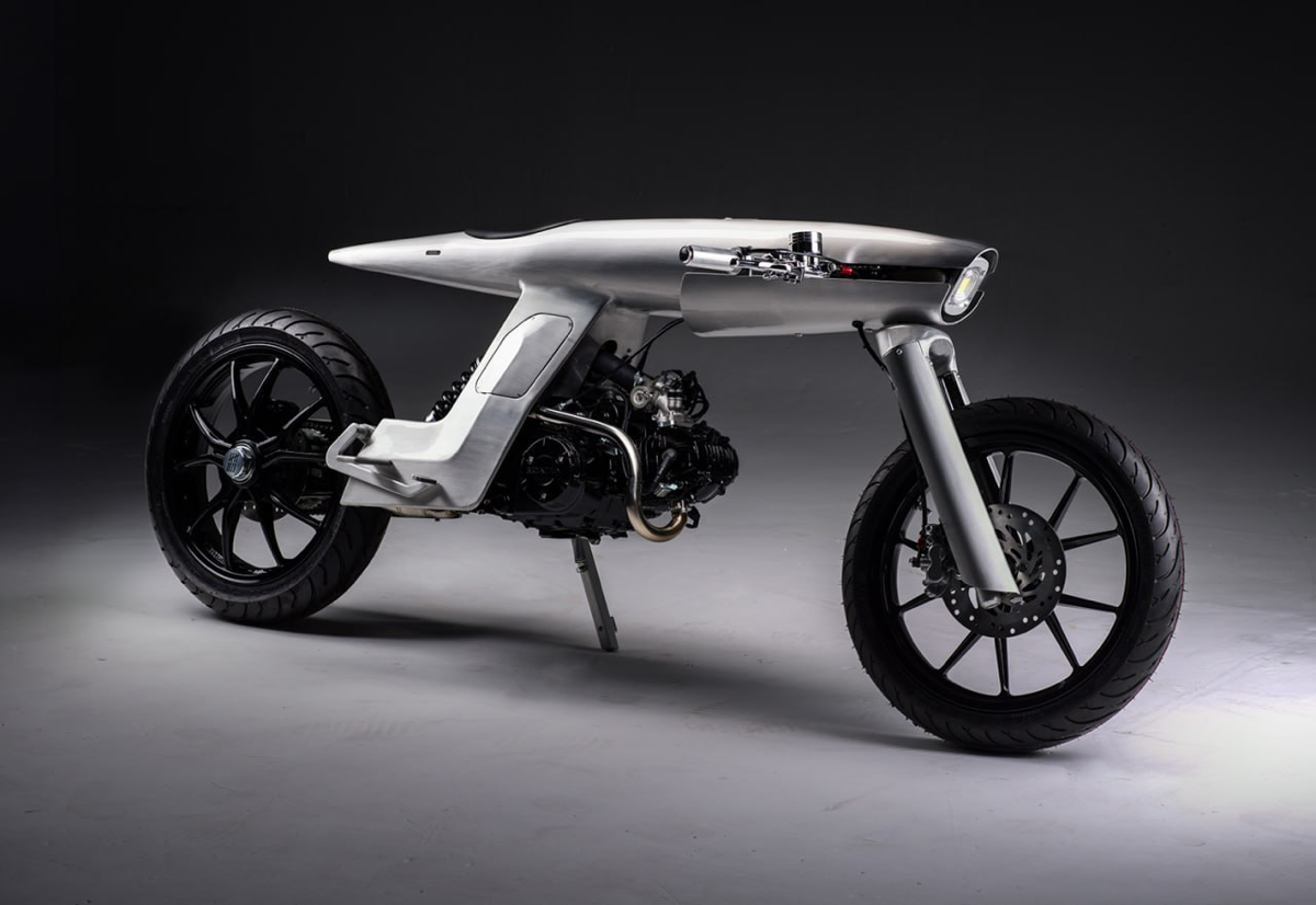 ⚡️EVE Odyssey  — футуристичный алюминиевый мотоцикл компании Bandit9 🏍️
Основные характеристики:
●   Двигатель: 125-кубовый Honda с воздушным охлаждением.
●   Коробка передач: четырёхступенчатая | Сетка — социальная сеть от hh.ru