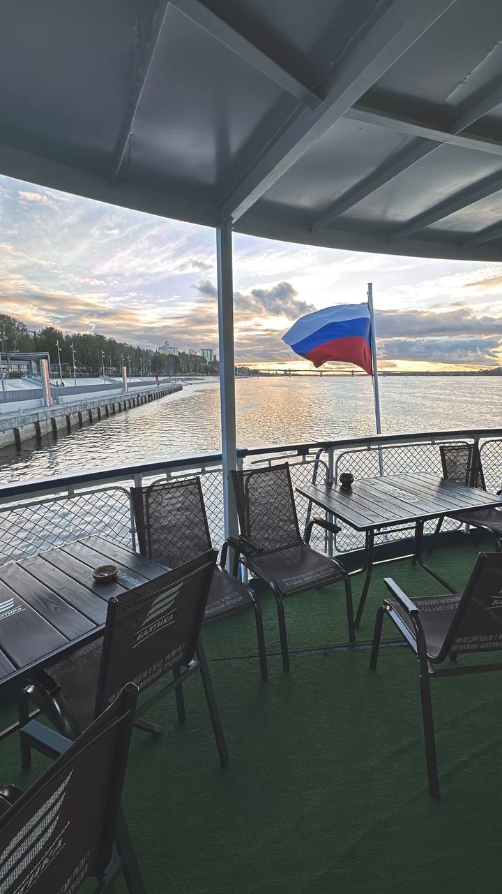 На этих выходных мы были в небольшом речном круизе 🛳️
Тур на 3 дня. Маршрут:
Пермь - Чайковский - Пермь
Теплоход Василий Чапаев, на 160 пассажиров | Сетка — социальная сеть от hh.ru