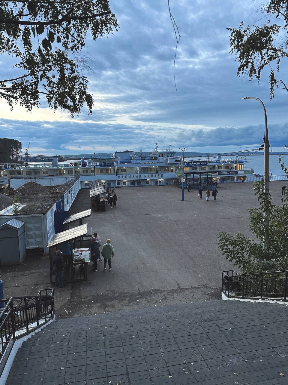 На этих выходных мы были в небольшом речном круизе 🛳️
Тур на 3 дня. Маршрут:
Пермь - Чайковский - Пермь
Теплоход Василий Чапаев, на 160 пассажиров | Сетка — социальная сеть от hh.ru