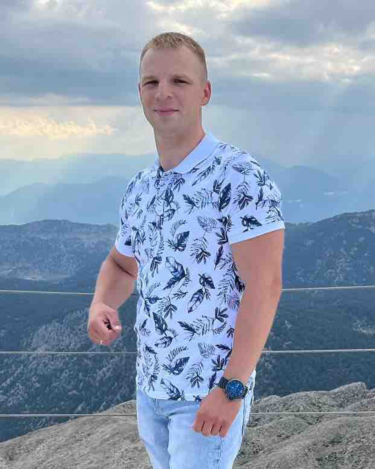 Роман Величко