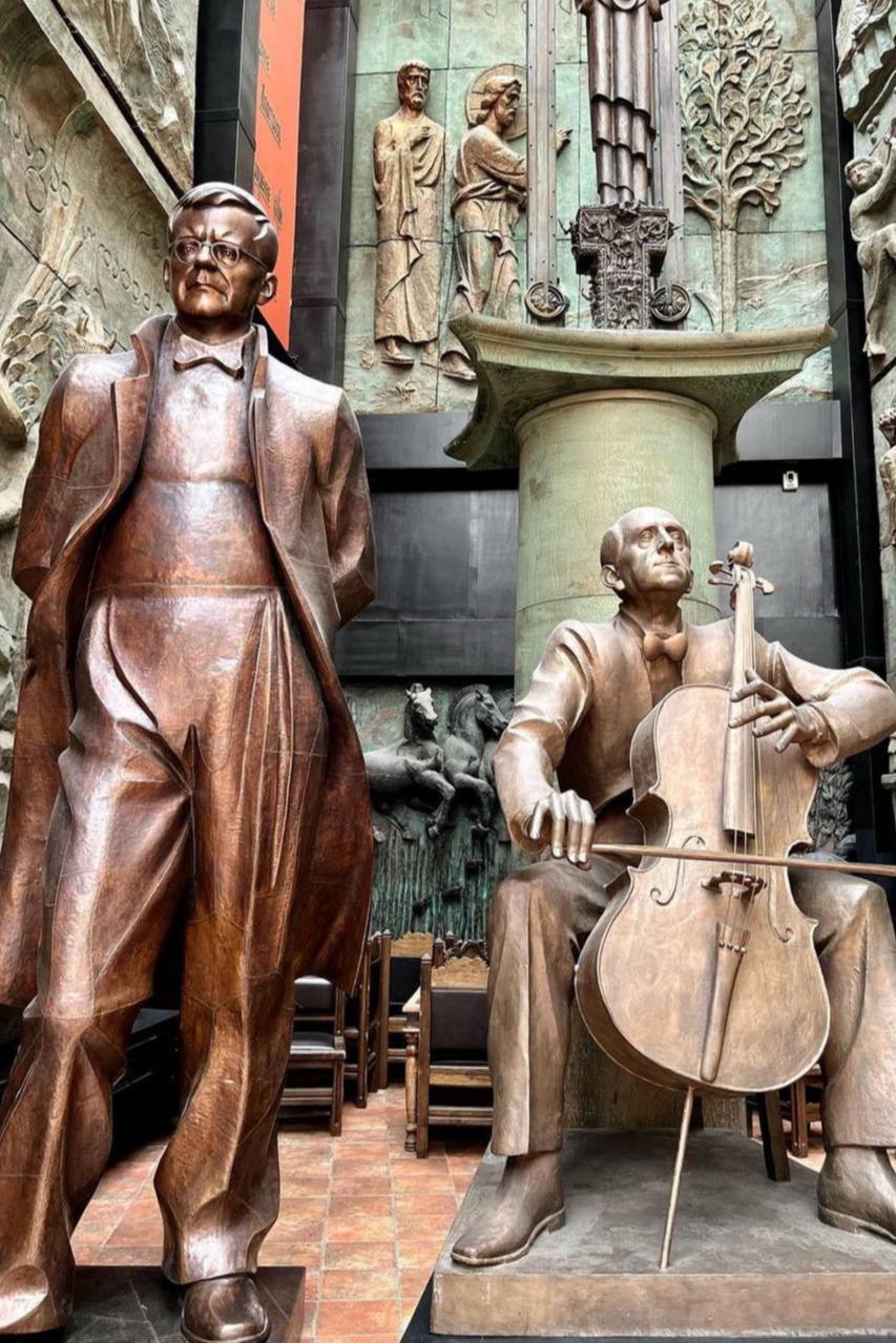 🏛 Сегодня можно бесплатно сходить в Галерею искусств Зураба Церетели
25 сентября с 12:00 до 20:00
Выставку составляют живописные полотна, монументальная и станковая скульптура, графика, эмалевые панно... | Сетка — социальная сеть от hh.ru