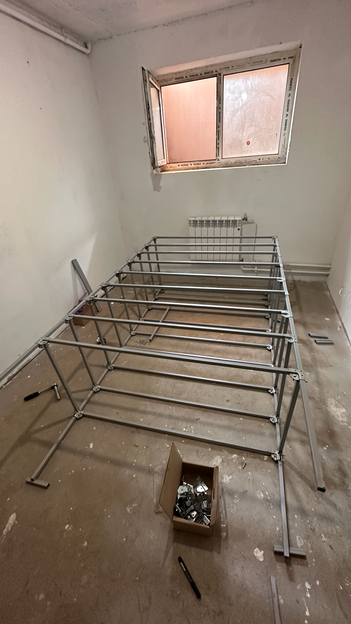 Я в командировке уже 3 недели, свободного времени абсолютно нет, поэтому редко выхожу на связь и в группе и долго отвечаю клиентам | Сетка — социальная сеть от hh.ru