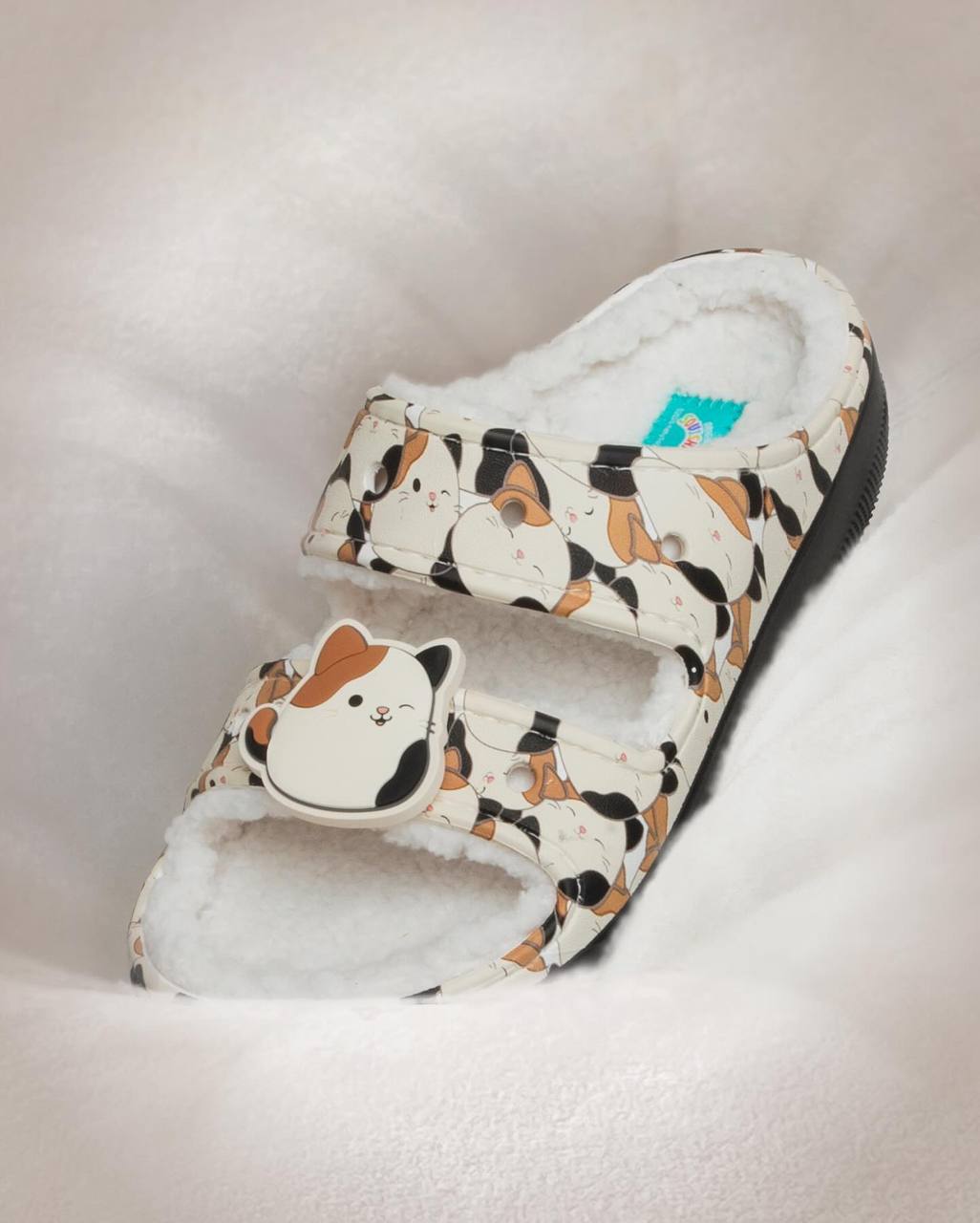 Кроксы выпустили милейшую коллабу с брендом игрушек Squishmallows — получились прям плюшевые сабо с котеями и другими животными для дома.
Красивое
🍕зумеры в телеграм | Сетка — социальная сеть от hh.ru