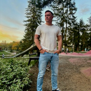 Алмаз Акмалов