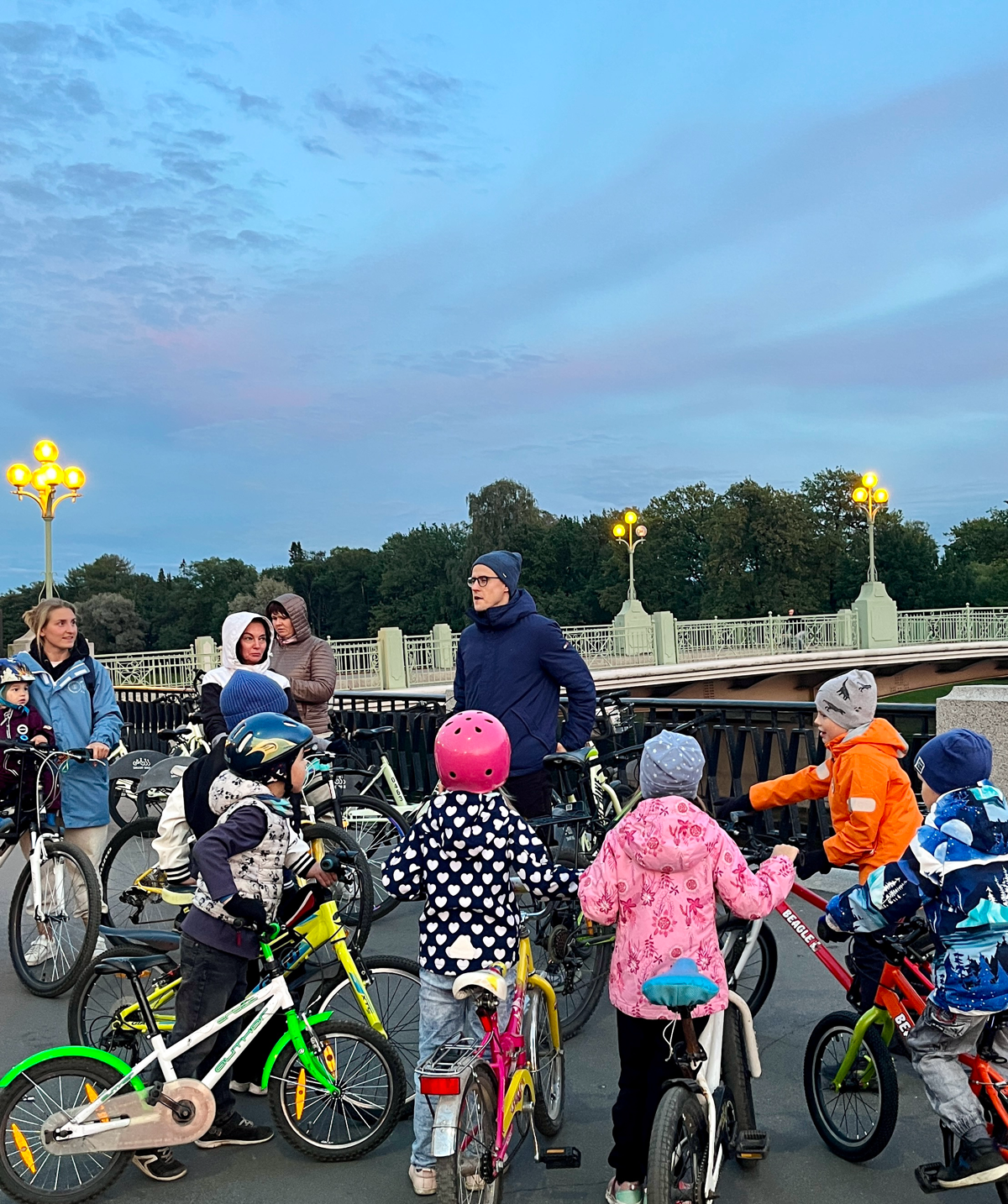 🚴‍♂️ В поиске вдохновения и новых впечатлений, мы исследуем окружающий мир. 🌍 Углубляем связь с природой, используя её как ресурс для личностного роста и развития | Сетка — социальная сеть от hh.ru