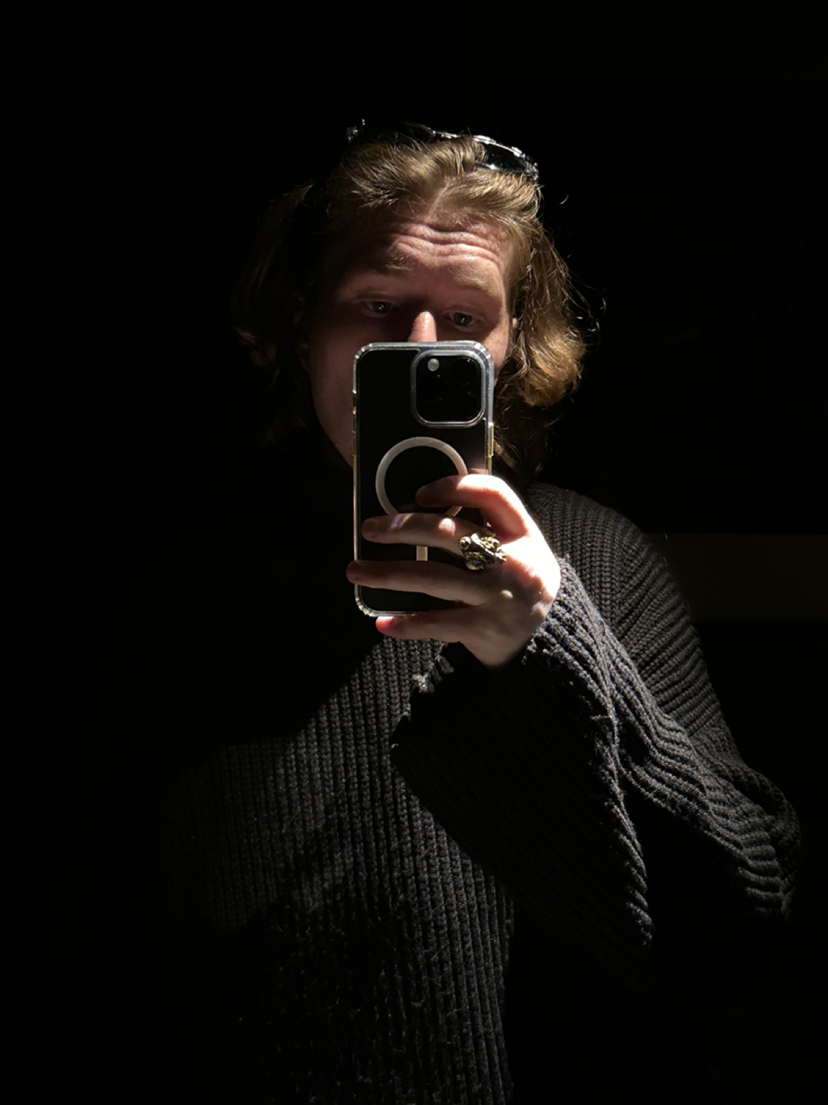 Всем привет!
Занимаюсь режиссурой монтажа. Ученик школы Contented, выпускник школы TheSoulPublishing. Монтирую подкасты, клипы, (хотелось бы) рекламу :)
Опыт работы - 4 года | Сетка — социальная сеть от hh.ru