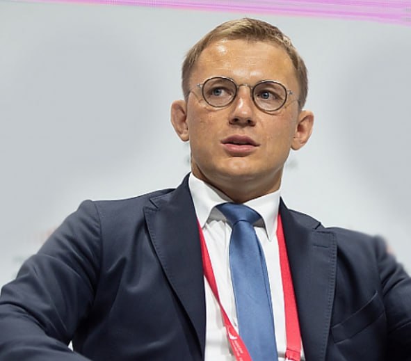 Игра в кошки-мышки с налоговиками
Минфин предложил меры по борьбе с номинальной миграцией компаний и индивидуальных предпринимателей (ИП), применяющих упрощенную систему налогообложения (УСН), в регио... | Сетка — социальная сеть от hh.ru